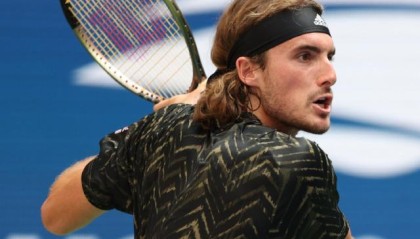 乐鱼leyu官网-西西帕斯滥用暂停引不满 规则允许就可为所欲为？